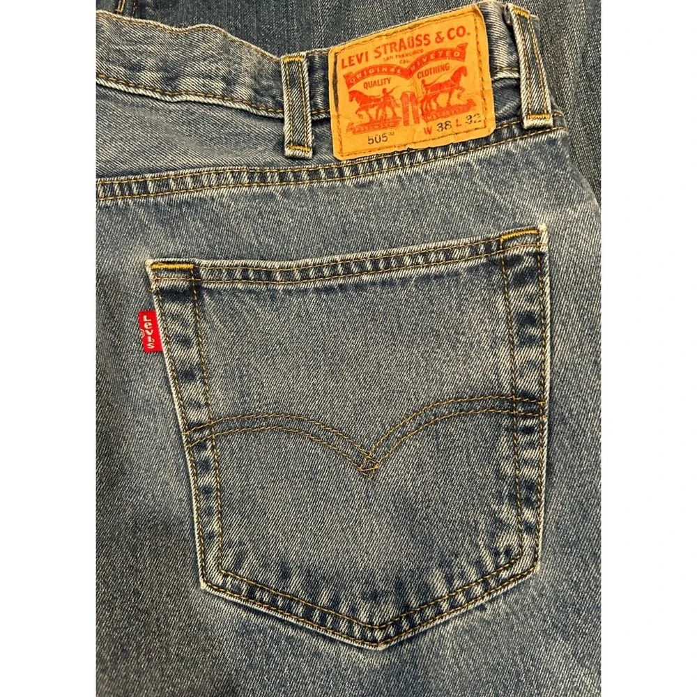 Levi's 505 Regular Fit Jeans 38x32 Men's Blue Medium Wash Straight‎ Leg Denim